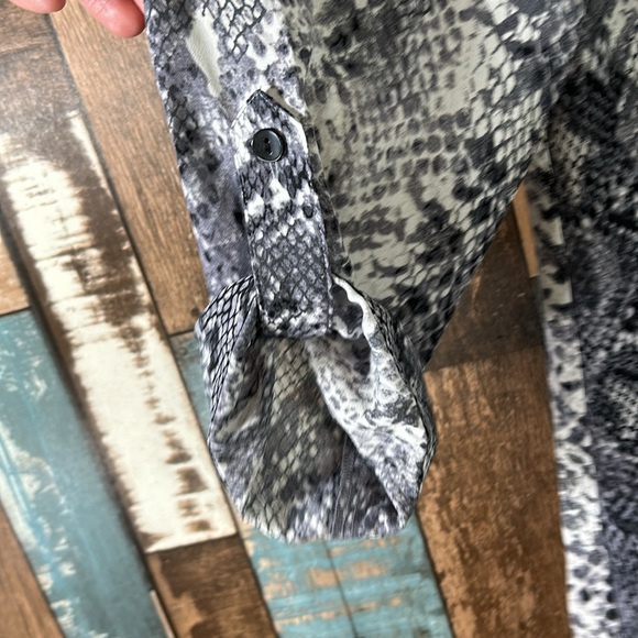 By&by XS snake print blouse button down - Picture 4 of 16
